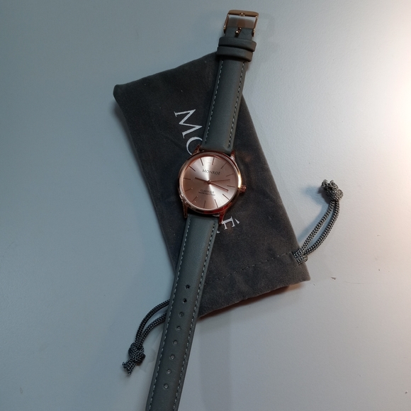 Watch - Picture 3 of 3